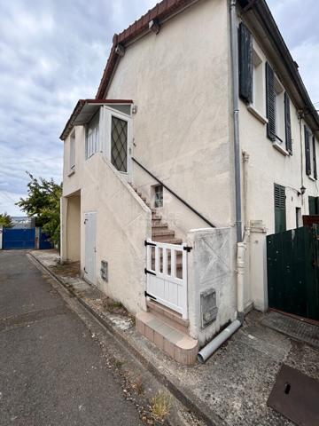 Appartement Poissy 2 pièce(s) 50.70 m2 Loyer 855 €/mois charges comprises **  - Référence  9256
