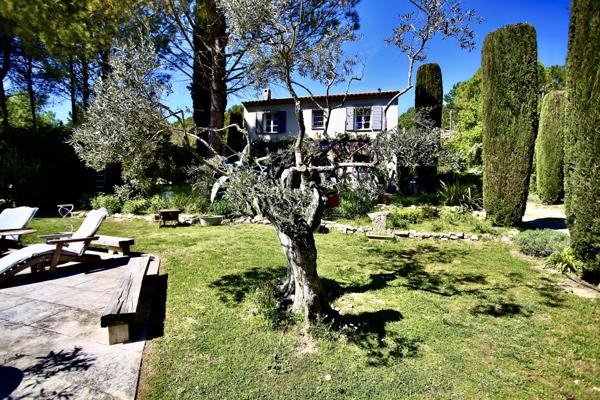 Pernes-les-Fontaines (84210) Nouveau, au coeur d'un parc arboré, de 1516 m2, magnifique Demeure avec ses 2 dépendances, piscine 5/12, plein
