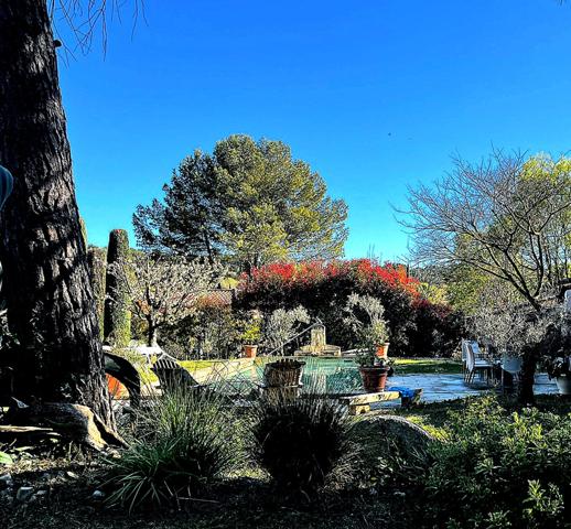 Pernes-les-Fontaines (84210) Nouveau, au coeur d'un parc arboré, de 1516 m2, magnifique Demeure avec ses 2 dépendances, piscine 5/12, plein