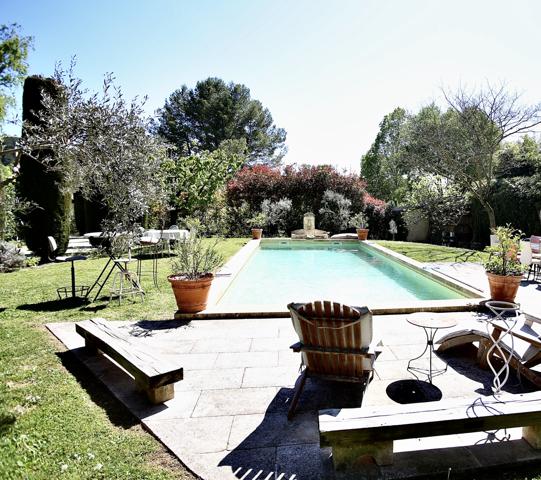 Pernes-les-Fontaines (84210) Nouveau, au coeur d'un parc arboré, de 1516 m2, magnifique Demeure avec ses 2 dépendances, piscine 5/12, plein