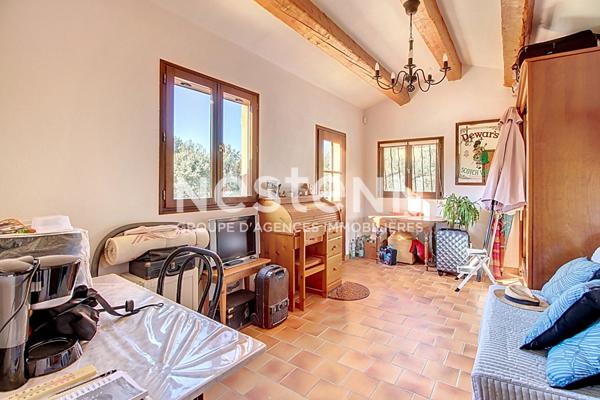 A VENDRE a LORGUES ! MAISON PROVENCALE AVEC DEPENDANCE, PISCINE ET VUE