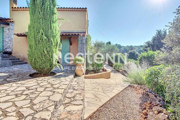 A VENDRE a LORGUES ! MAISON PROVENCALE AVEC DEPENDANCE, PISCINE ET VUE