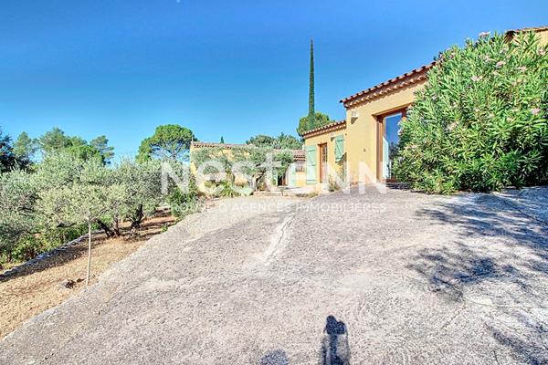 A VENDRE a LORGUES ! MAISON PROVENCALE AVEC DEPENDANCE, PISCINE ET VUE