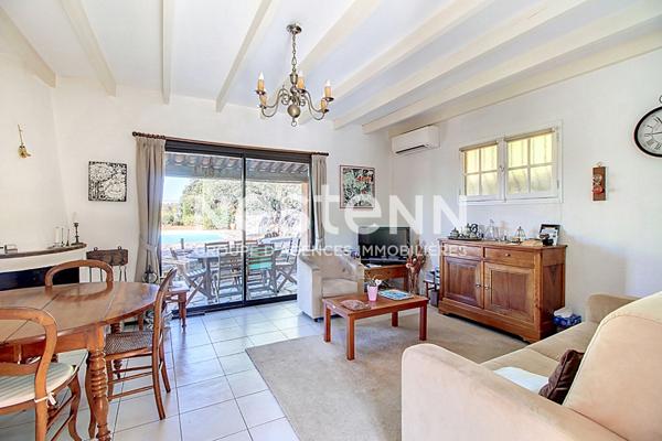 A VENDRE a LORGUES ! MAISON PROVENCALE AVEC DEPENDANCE, PISCINE ET VUE