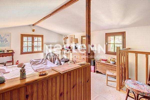 A VENDRE a LORGUES ! MAISON PROVENCALE AVEC DEPENDANCE, PISCINE ET VUE