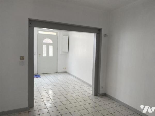 MOULINS LA MARCHE - Maison de ville