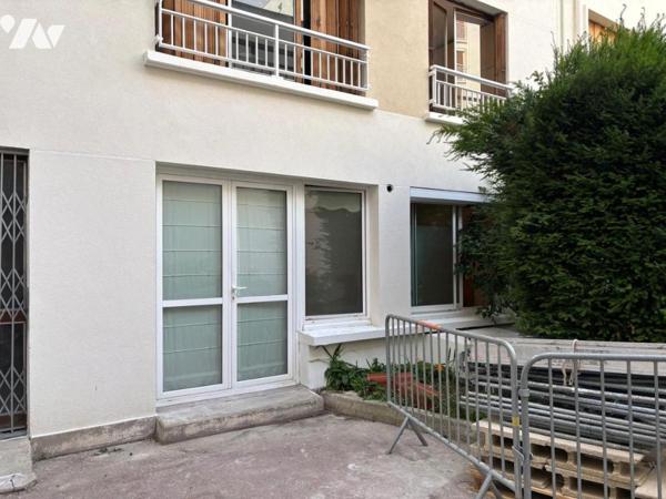 DEUX PIECES + EMPLACEMENT DE STATIONNEMENT - PARIS 15ème - Métro LOURMEL