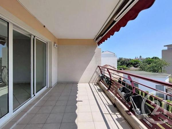 Appartement F3 à vendre  3 pièces - 88 m 2   STE MAXIME  - 83