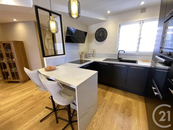 Appartement F3 à vendre  3 pièces - 88 m 2   STE MAXIME  - 83