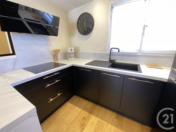 Appartement F3 à vendre  3 pièces - 88 m 2   STE MAXIME  - 83