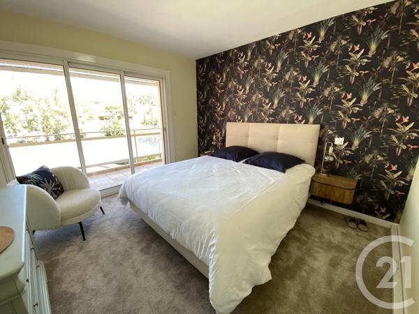 Appartement F3 à vendre  3 pièces - 88 m 2   STE MAXIME  - 83