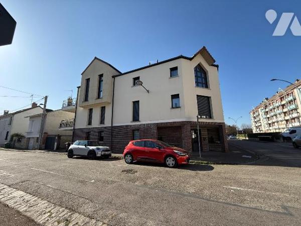 Appartement d'une surface de 65,99 m², composé de trois pièces.

Il se compose d'une entrée a...