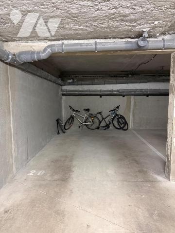 Appartement d'une surface de 65,99 m², composé de trois pièces.

Il se compose d'une entrée a...