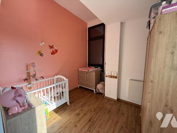 Appartement d'une surface de 65,99 m², composé de trois pièces.

Il se compose d'une entrée a...