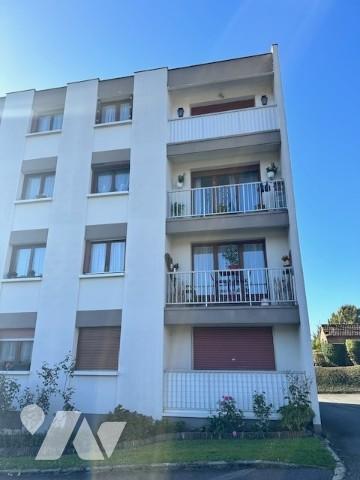 Château-Thierry -  T2 de 49,8 m² avec cuisine, 1 chambre, séjour, avec balcon, sde, wc, parking.