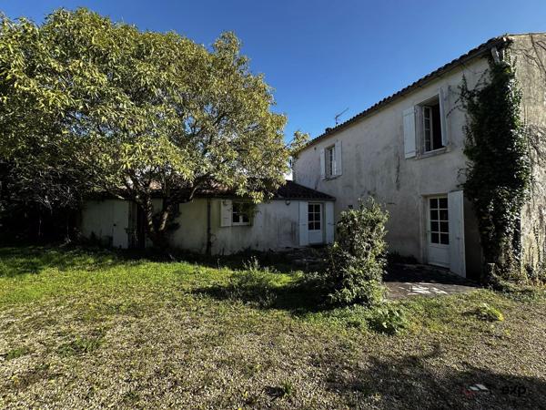 PROPRIÉTÉ DE CHARME À RÉNOVER À DOMPIERRE SUR MER.