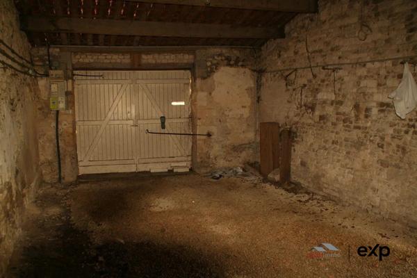 PROPRIÉTÉ DE CHARME À RÉNOVER À DOMPIERRE SUR MER.