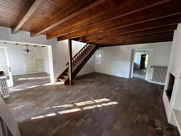 PROPRIÉTÉ DE CHARME À RÉNOVER À DOMPIERRE SUR MER.