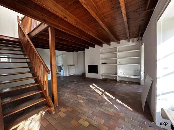 PROPRIÉTÉ DE CHARME À RÉNOVER À DOMPIERRE SUR MER.