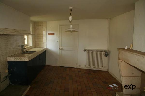 PROPRIÉTÉ DE CHARME À RÉNOVER À DOMPIERRE SUR MER.