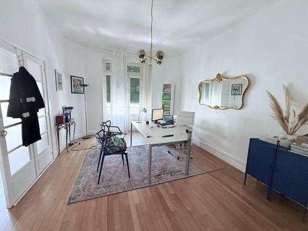 Clermont-Ferrand, Locaux de 138 m 2 de 1 400 € CC