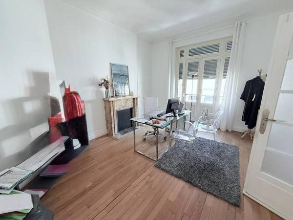 Clermont-Ferrand, Locaux de 138 m 2 de 1 400 € CC