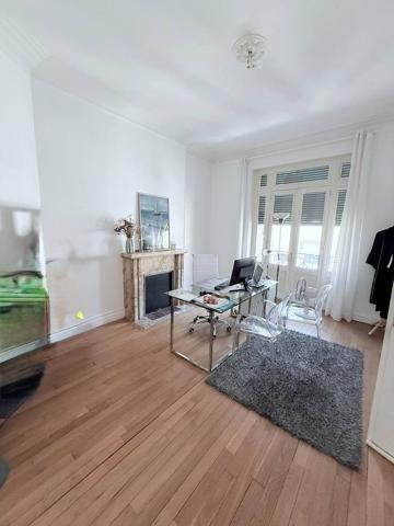 Clermont-Ferrand, Locaux de 138 m 2 de 1 400 € CC