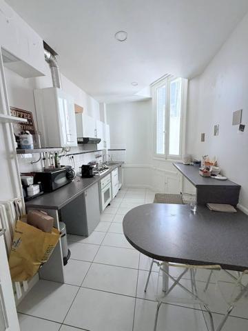 Clermont-Ferrand, Locaux de 138 m 2 de 1 400 € CC