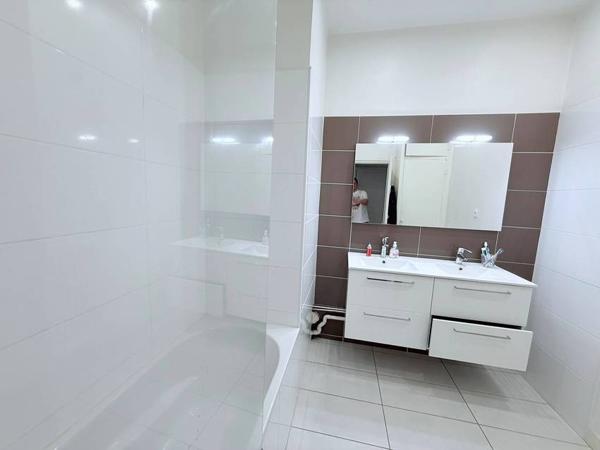 Clermont-Ferrand, Locaux de 138 m 2 de 1 400 € CC