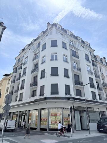 Clermont-Ferrand, Locaux de 138 m 2 de 1 400 € CC