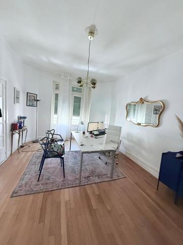 Clermont-Ferrand, Locaux de 138 m 2 de 1 400 € CC