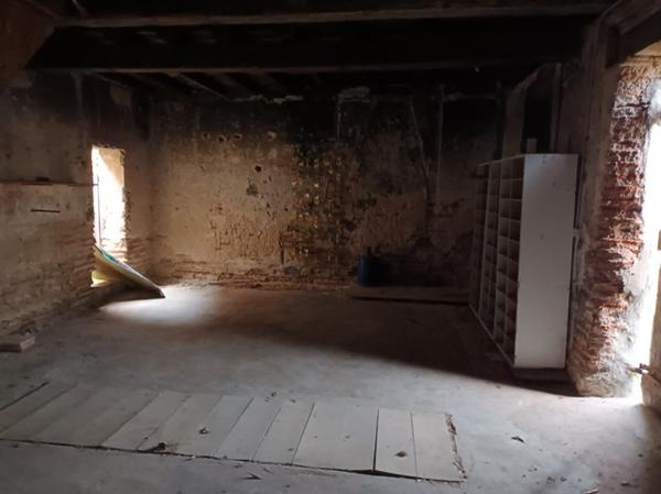 Spracieuse maison à rénover Clairac