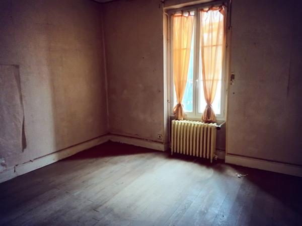 Spracieuse maison à rénover Clairac