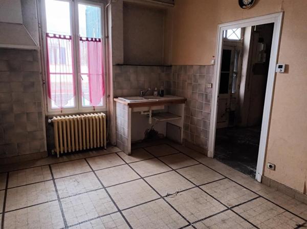 Spracieuse maison à rénover Clairac