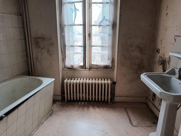 Spracieuse maison à rénover Clairac