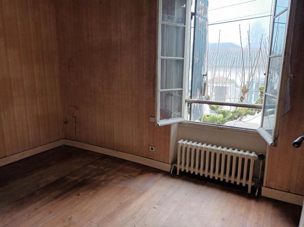 Spracieuse maison à rénover Clairac