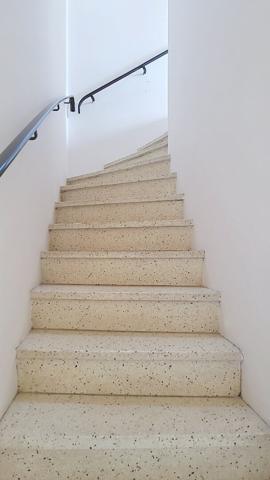 A vendre Maison à Port Sainte Marie 238m² avec cour, jardin, appartement et garage.