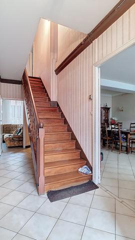 A vendre Maison à Port Sainte Marie 238m² avec cour, jardin, appartement et garage.