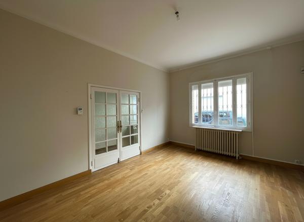 À louer , maison ; 4 chambres avec véranda et jardin, cave . Quartier des Minimes