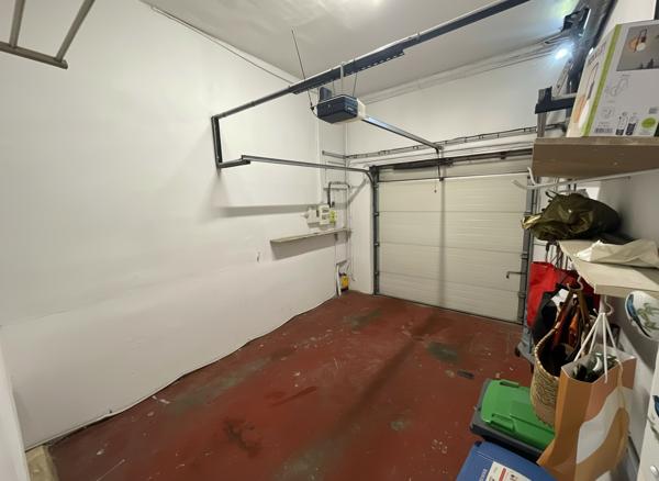 À louer , maison ; 4 chambres avec véranda et jardin, cave . Quartier des Minimes