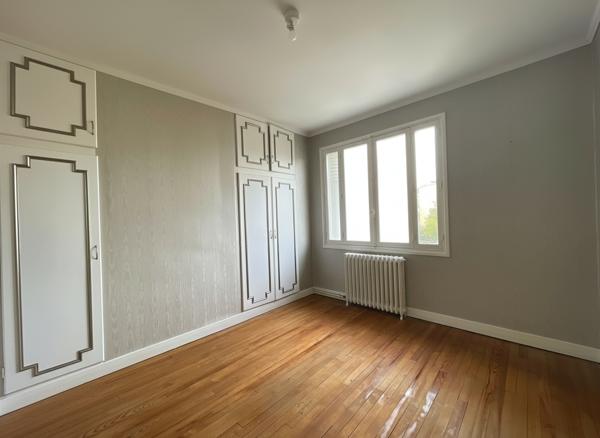 À louer , maison ; 4 chambres avec véranda et jardin, cave . Quartier des Minimes