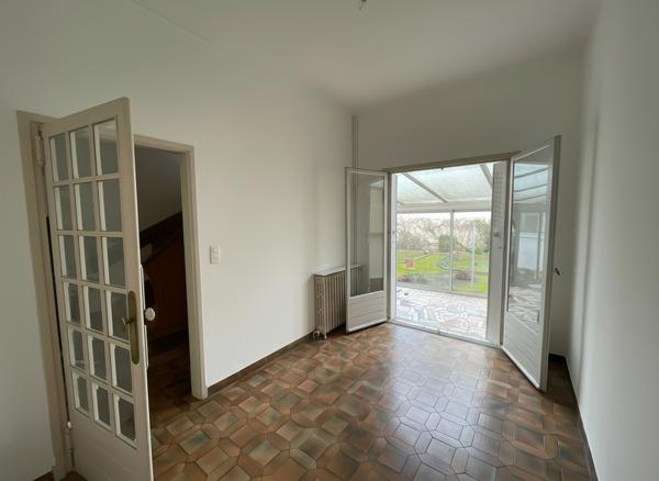 À louer , maison ; 4 chambres avec véranda et jardin, cave . Quartier des Minimes