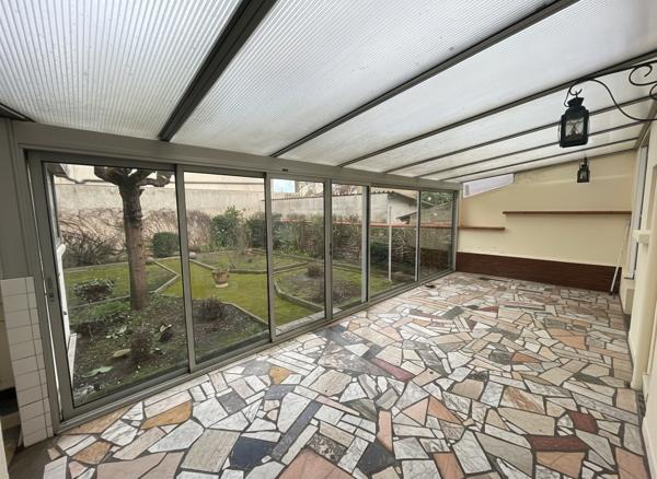 À louer , maison ; 4 chambres avec véranda et jardin, cave . Quartier des Minimes