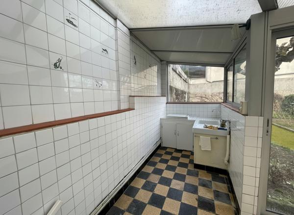 À louer , maison ; 4 chambres avec véranda et jardin, cave . Quartier des Minimes