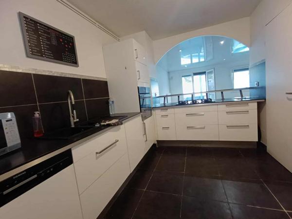 Maison Istres 100 m2 avec deux Terrasses ET garage