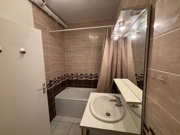 Appartement Neuville Sur Ain 4 pièce(s) 70 m2