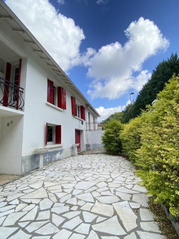 Maison de famille 7 pièces avec terrain arboré