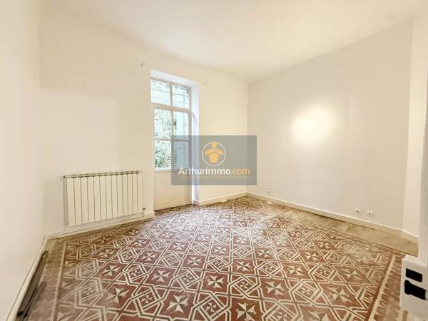 Vente Immeuble 13 pièces 300 m2 à Apt