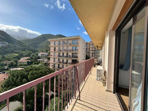 A vendre ! Bastia -Appartement T2 rénové avec ascenseur et parking