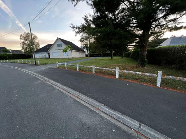 A LOUER BUREAU PROFESSIONNEL DANS UN LOCAL COLLECTIF de plain-pied proche d'un pôle petite enfance, idéal profession médicale, paramédicale, bien être